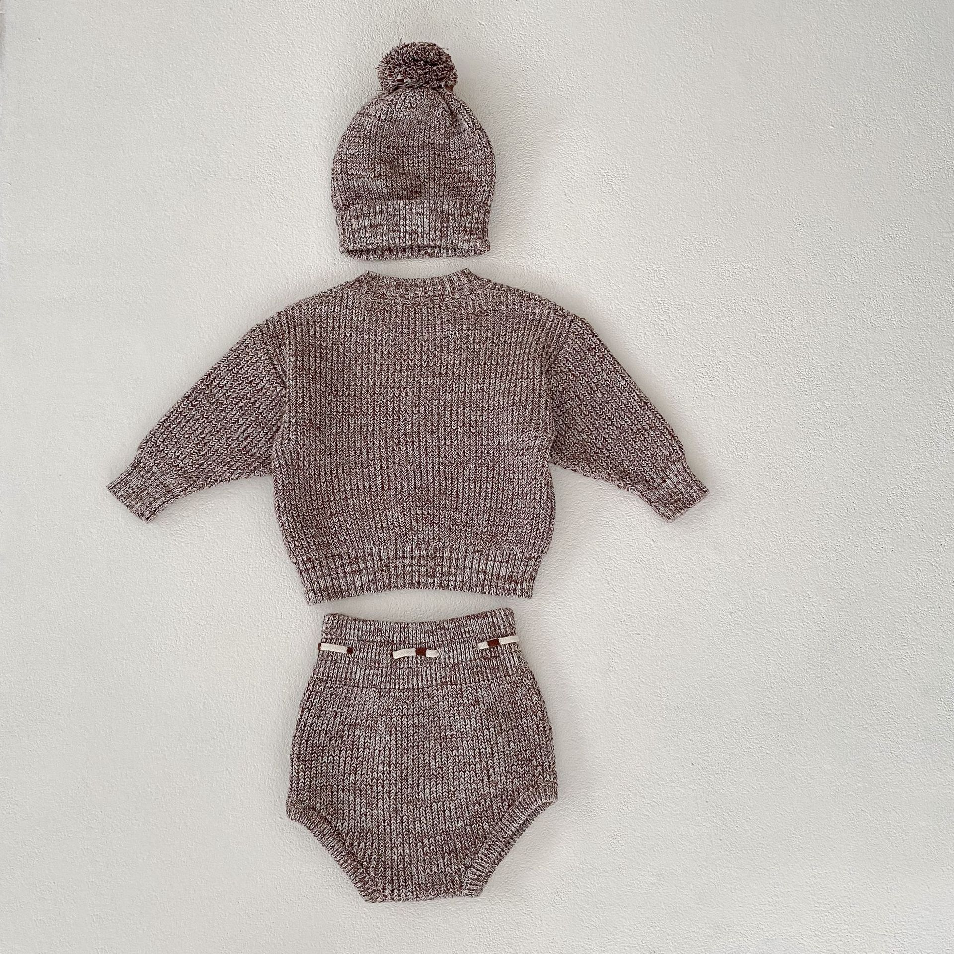 Cozy Knitted Baby Romper Set with Pom‑Pom Hat – Soft Winter One‑Piece for Girls